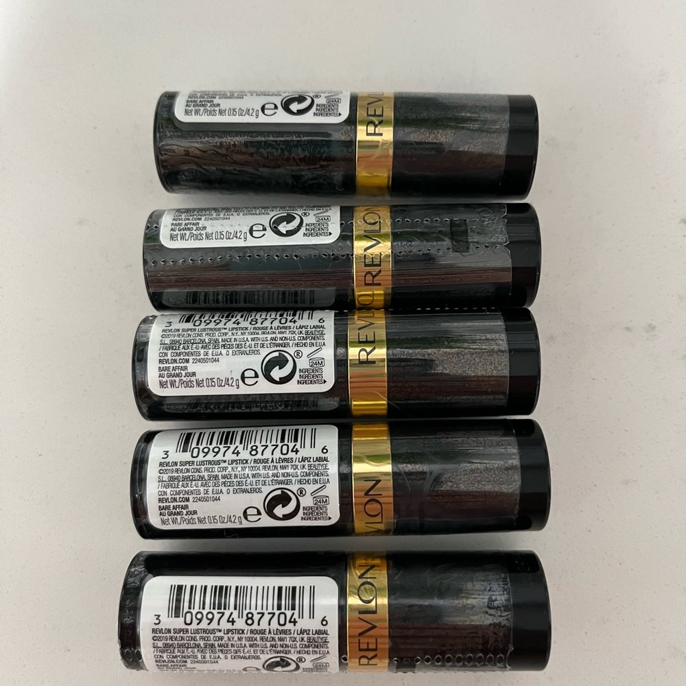 Revlon lipstick bundle of 3‎ BRAND NEW! - Picture 2 of 4